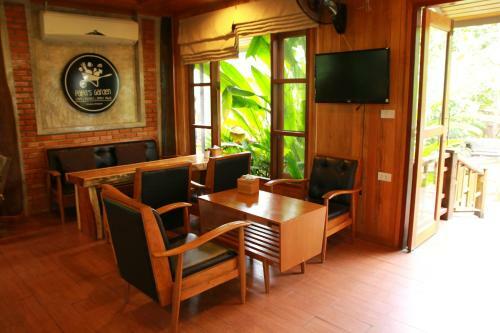 Hotel Papa's Garden