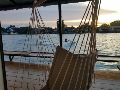 Baan Rim Nam River Side Bnb&hostel