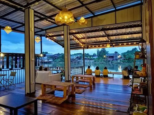 Baan Rim Nam River Side Bnb&hostel