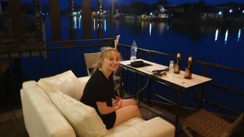 Baan Rim Nam River Side Bnb&hostel