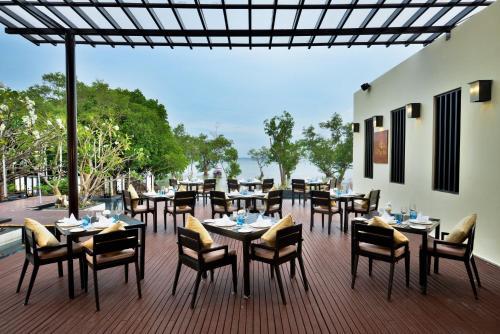 Hotel Bhu Nga Thani Resort & Spa