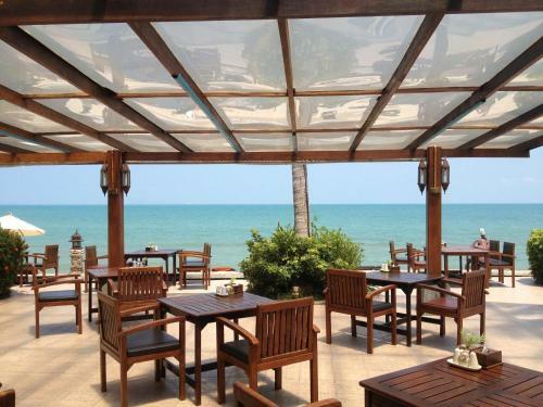 Hotel Kanok Buri Resort And Spa