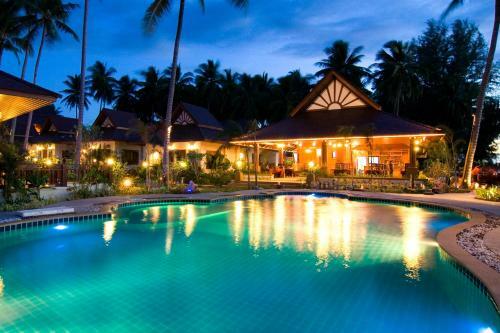 Hotel Kanok Buri Resort And Spa