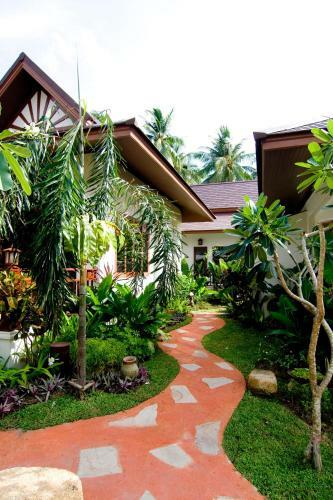 Hotel Kanok Buri Resort And Spa