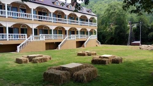 Hotel Stamp Hills Resort