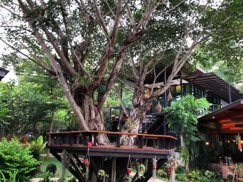Hotel Baan Suan Leelawadee Resort Nan