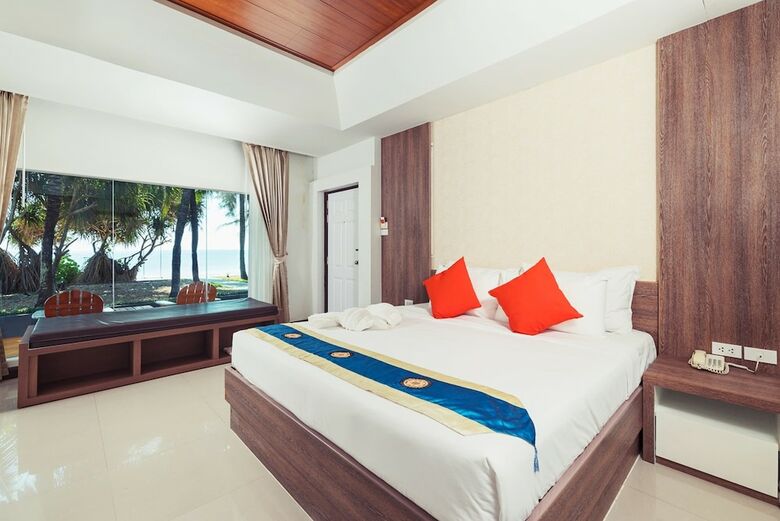 Chaolao Tosang Beach Hotel