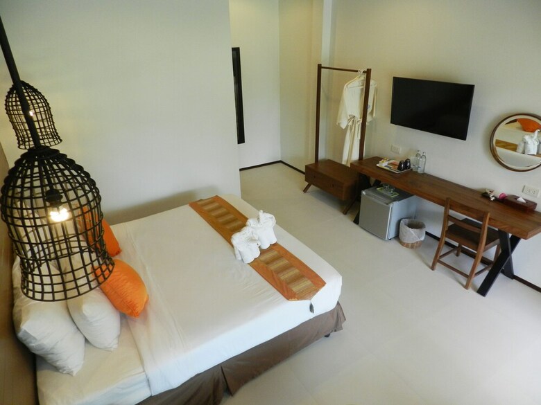 Chaolao Tosang Beach Hotel