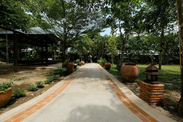 Hotel Baan Imm Sook Resort