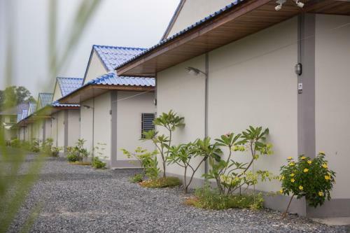 Hotel The Triple Tree Resort.