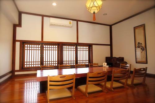 J Park Hotel And Serviced Apartment