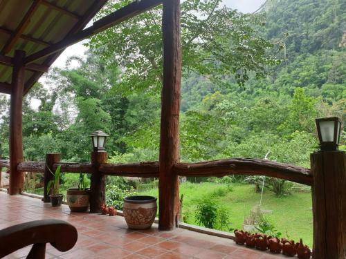 Hotel Chiang Dao Hut Resort