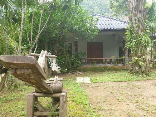 Hotel Chiang Dao Hut Resort