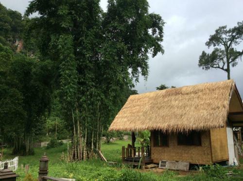 Hotel Chiang Dao Hut Resort