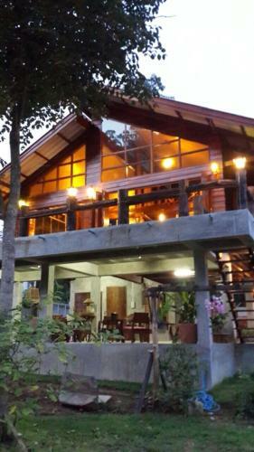 Hotel Chiang Dao Hut Resort