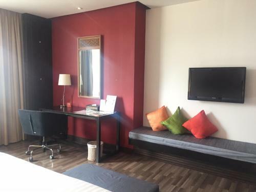 Sunee Grand Hotel And Convention Center