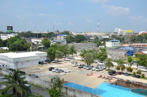 Grand Diamond Nava Nakorn Hotel