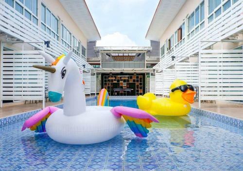 Hotel Villa Pool Lay