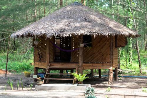 Hostal Tawan Bar And Bungalow