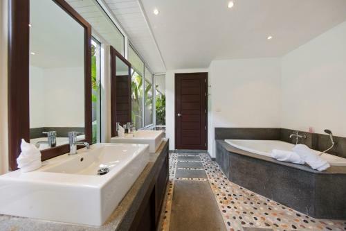 Lipa Talay Haa - 2 Bedroom Beach Side Villa