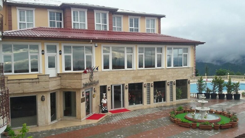 Hotel Zarha Mountain Resort