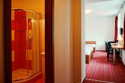 Hostal Restaurace A Penzion Zd?n� Bouda