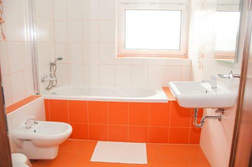 Hostal Restaurace A Penzion Zd?n� Bouda