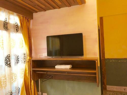 Home & Teak Homestay