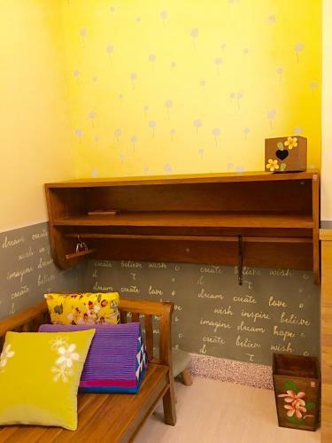 Home & Teak Homestay