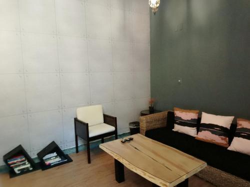 Woods Decor - Guangci St.