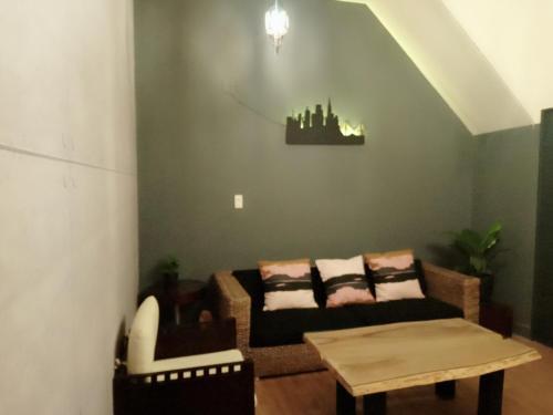 Woods Decor - Guangci St.