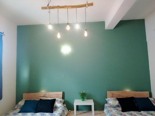 Woods Decor - Guangci St.