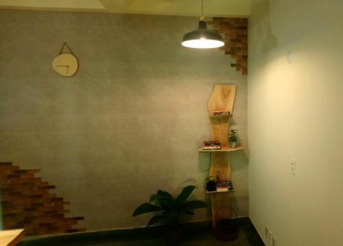 Woods Decor - Guangci St.