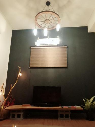 Woods Decor - Guangci St.