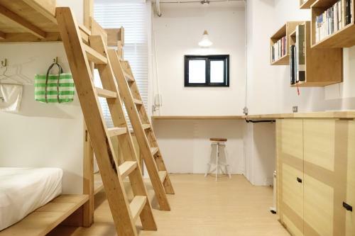 Cao Ji Book Inn Hostel