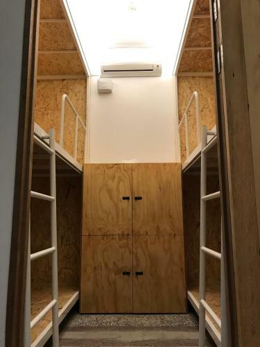 Cao Ji Book Inn Hostel