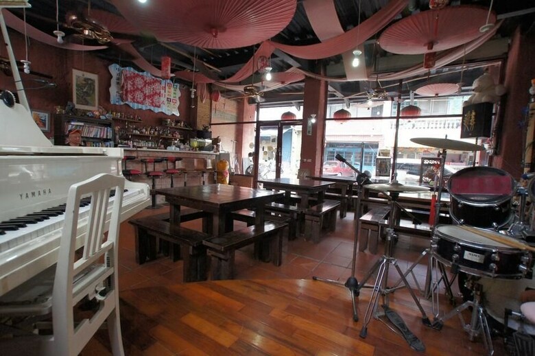 Hotel Music House Homestay
