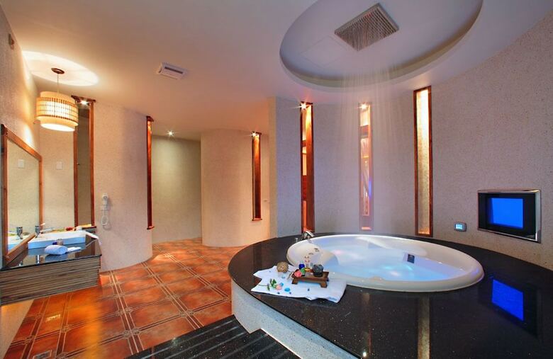 Hotel Le Chateau Motel