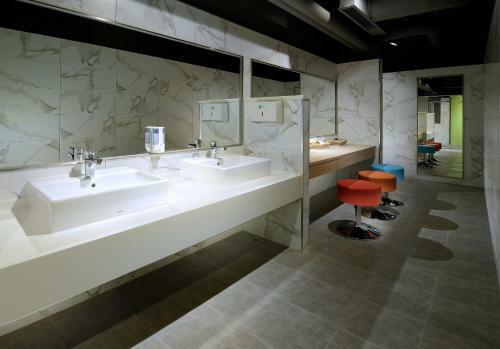 Park City Inn & Hostel