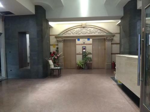 Dengfeng Milan Business Hotel