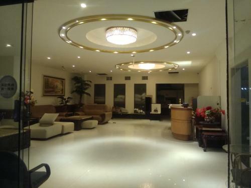Dengfeng Milan Business Hotel