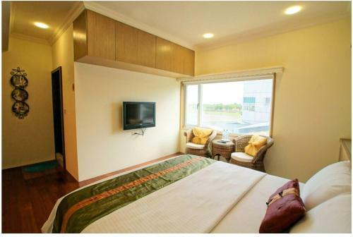 Bed & Breakfast Emaly Homestay