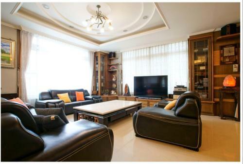 Bed & Breakfast Emaly Homestay