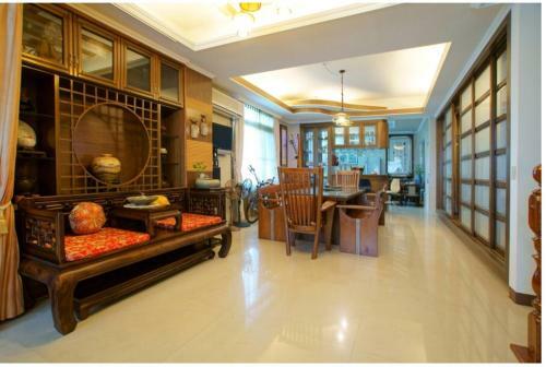 Bed & Breakfast Emaly Homestay