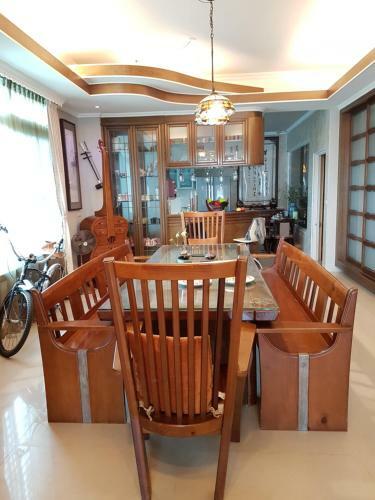 Bed & Breakfast Emaly Homestay