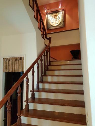Bed & Breakfast Emaly Homestay
