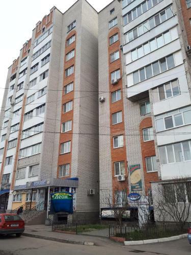 Apartment On Lyali Ratushnoy