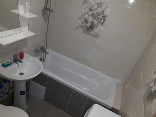 Apartamento 2-kh Komnatnaia Kvartira