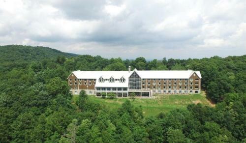 Amicalola Falls State Park And Lodge