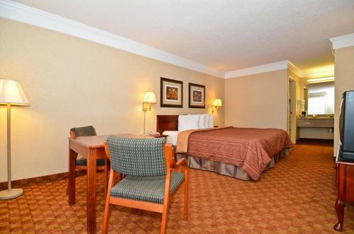 Motel Peach State Inn & Suites
